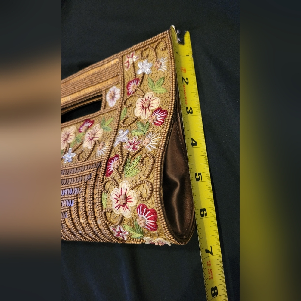 Vintage Gold Floral Embroidered Embell Clutch - Picture 5 of 5